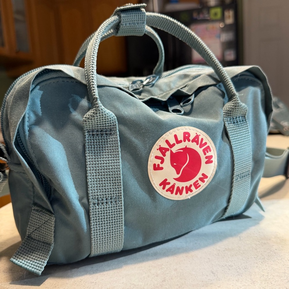 Fjallraven Kånken Hip-Pack Plus Crossbody in Teal EUC NWOT